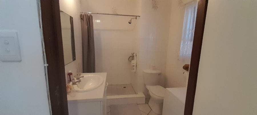 To Let 2 Bedroom Property for Rent in Wavecrest Eastern Cape